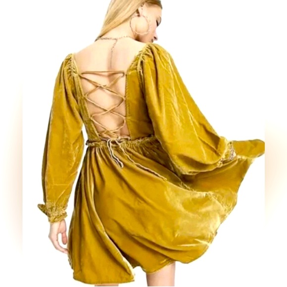 $128 Retail Gorgeous Free People Daphne Velvet Sleeve Mini Dress ~ Medium - Picture 1 of 9